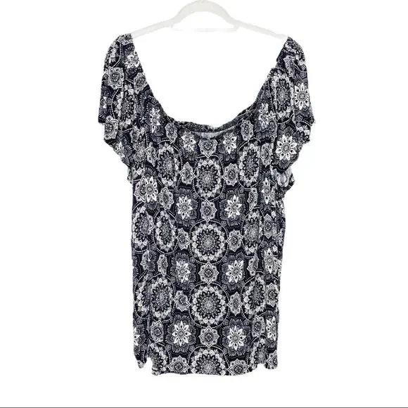 Torrid Medallion Print Off Shoulder Shirt Size 4X - Picture 2 of 9
